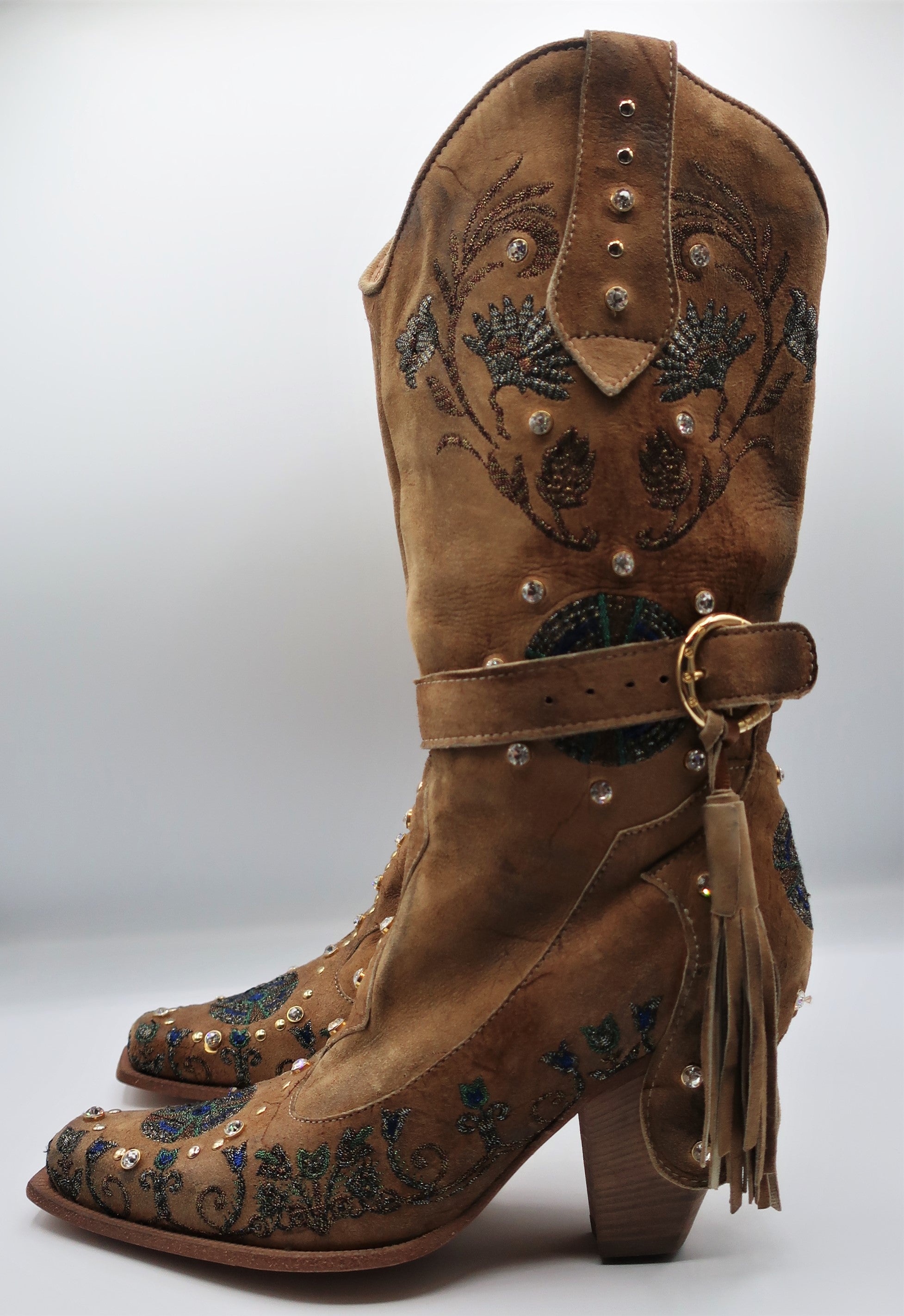 Bottes santiag marrons avec détailles