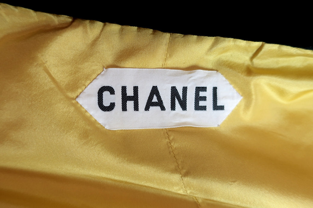 Manteau jaune et noir Chanel